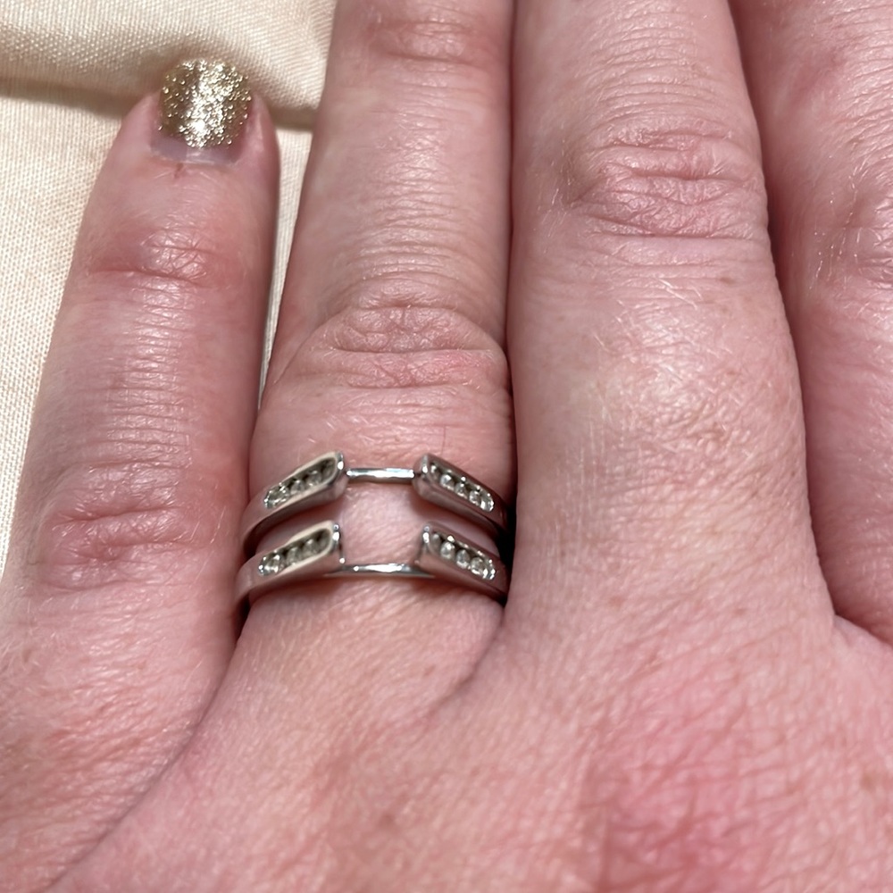 14k White gold Zales 1/4 CTW diamond channel set enhancer